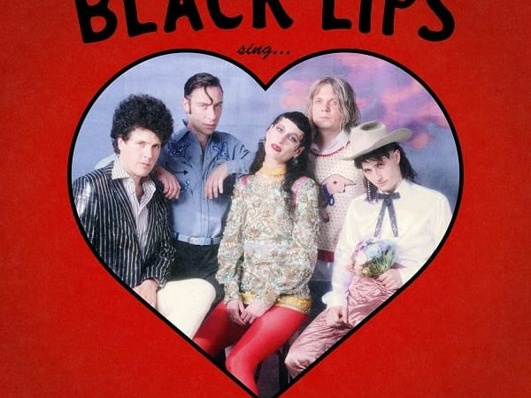 Black Lips – Singing In A World That’s Falling Apart